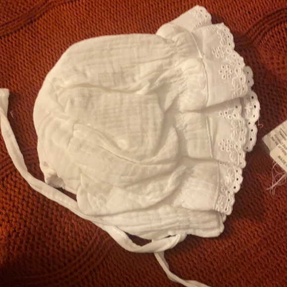 Baby bonnets - Picture 3 of 3